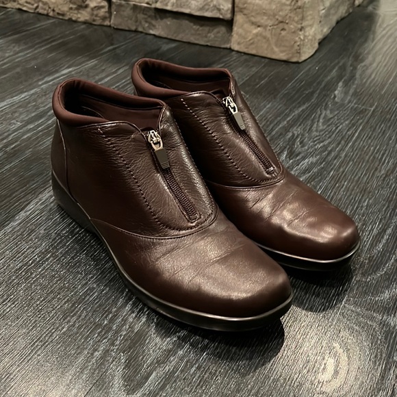 Easy Spirit Esdrina ankle booties boots zipped brown leather women’s size 9 - Picture 1 of 14